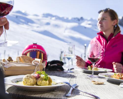 tv-ratschings-huetten-genuss-skifahren